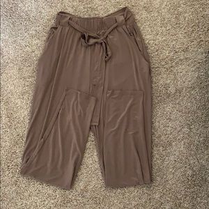 Fashion Nova polyester pants with belt